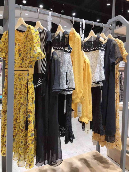 棉麻风尚与职业选择 从中老年女装导购看服装零售的性别市场